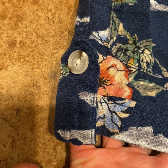 TIME and Tru navy blue Hawaiian print linen cuffed‎ shorts - Picture 2 of 7